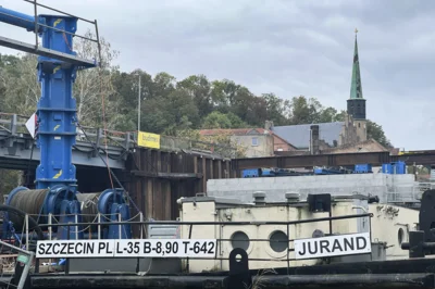 Br&uuml;ckeneinschub  (Bild vergr&ouml;&szlig;ern)