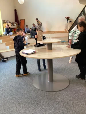 Foto des Albums: Bücherrätsel mit Schülern