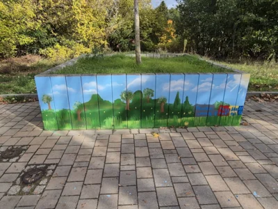 Foto des Albums: Pflanzgefäße Grundschule am Weinberg (15.​10.​2026)