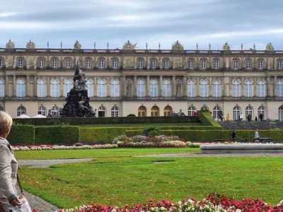 Das imposante Schloss Herrenchiemsee beeindruckte die Ausfl&uuml;gler. Fotos: Handwerkerverein Prackenbach  (Bild vergr&ouml;&szlig;ern)