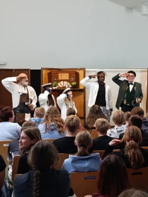 Foto des Albums: Murder, Mystery & a little Whisky – The Play Group zu Gast an unserer Schule