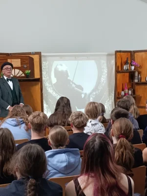 Foto des Albums: Murder, Mystery & a little Whisky – The Play Group zu Gast an unserer Schule
