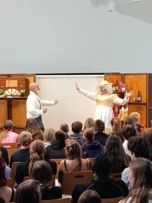 Fotoalbum Murder, Mystery & a little Whisky – The Play Group zu Gast an unserer Schule