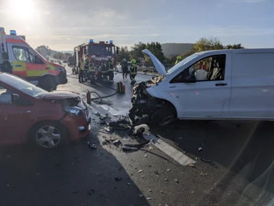 Foto des Albums: VU 1 oder 2 PKW, Person eingeklemmt St2195 Richtung Naila