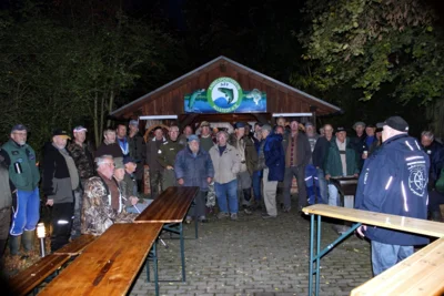Die Begr&uuml;&szlig;ung erfolgte durch den Vorsitzenden des KAV, Gerhard Jarosz (r.) 