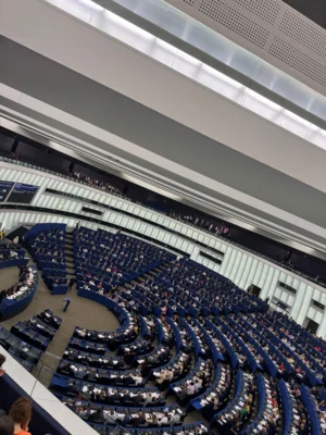 Der Plenarsaal im Europaparlament  (Bild vergr&ouml;&szlig;ern)
