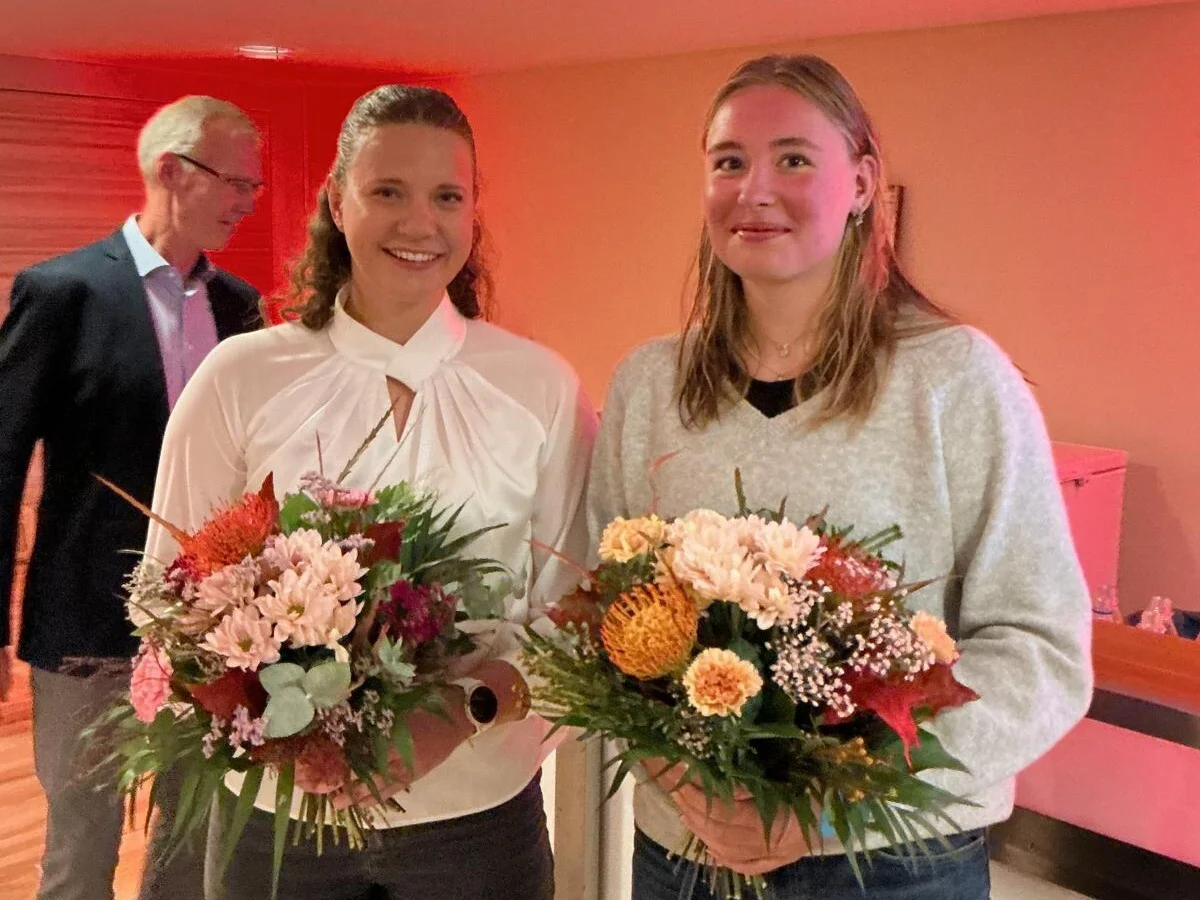 Bild: Tabea Wittenburg (5. Platz bei der U23 EM im 8+, 3. Platz bei der DJM im 8+ und 1. Platz in der DJM im 2-) und Emma Sander (5. Platz bei der U23 EM im 8+, 1. Platz bei der DJM im 4+ und 2. Platz bei der DJM im 8+)