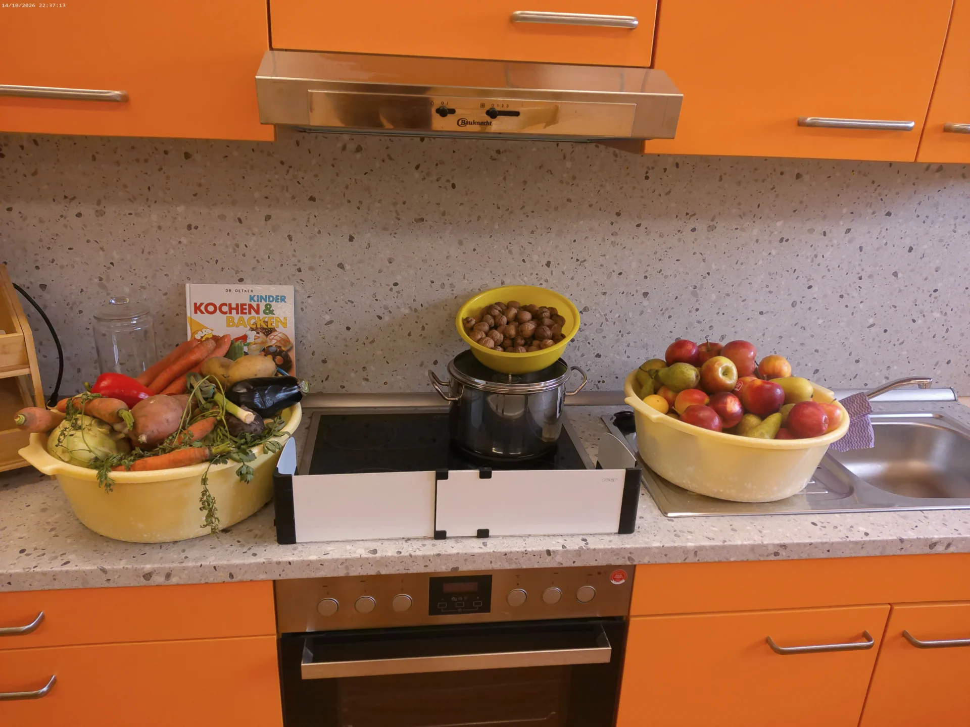 Bild: Soviel Obst, Nüsse und Gemüse!