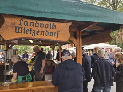 Landvolk (3)  (Bild vergr&ouml;&szlig;ern)