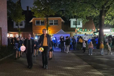Laternenumzug (4)  (Bild vergr&ouml;&szlig;ern)