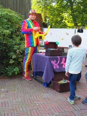 Mr Rainbow Sonja Meyer  (Bild vergr&ouml;&szlig;ern)