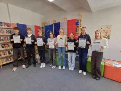 Gruppenfoto aller Leserinnen und Leser  (Bild vergr&ouml;&szlig;ern)