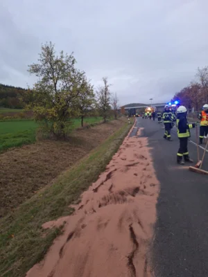 Foto des Albums: Einsatz H E-CALL Y - VU Meldung aufgrund eCall-Notruf-Eingang in PKW/LKW vom 27.10.