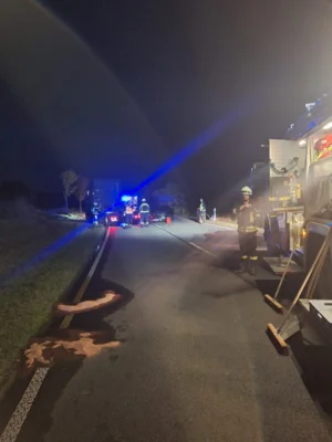 Foto des Albums: Einsatz H E-CALL Y - VU Meldung aufgrund eCall-Notruf-Eingang in PKW/LKW vom 27.10.