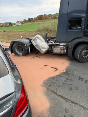 Foto des Albums: Einsatz H E-CALL Y - VU Meldung aufgrund eCall-Notruf-Eingang in PKW/LKW vom 27.10.