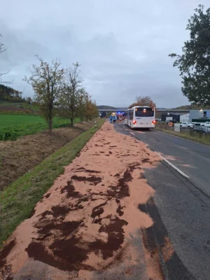 Foto des Albums: Einsatz H E-CALL Y - VU Meldung aufgrund eCall-Notruf-Eingang in PKW/LKW vom 27.10.