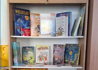 B&uuml;cherregal
