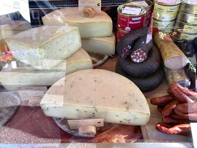 Käse, Wurst & Eier sowie Naturkosmetik vom Ospelehof (Bild vergrößern)