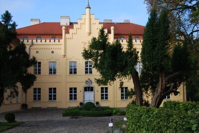 Schloss Nennhausen (Bild vergrößern)