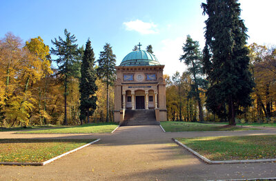Mausoleum im Stadtpark Tangerhütte, Foto: Björn Gäde (Bild vergrößern)