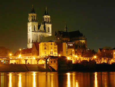 Magdeburger Dom bei Nacht, Quelle: Wikimedoa Commons (Bild vergrößern)