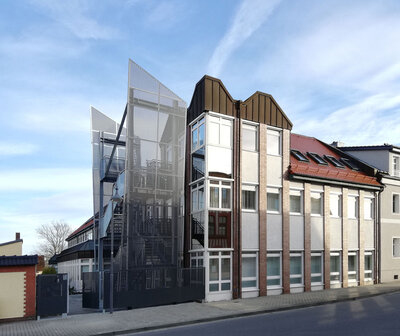Die umgebaute AOK-Geschäftsstelle in der Calauer Lindenstraße ist eines von 39 Objekten, die sich beim Tag der Architektur neugierigen Besucher/Innen öffnet. Foto: Robert Viktor Scholz