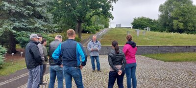 Ein Besuch des Deutschen Soldatenfriedhofs in Lietzen gehört zum Programm der Exkursion