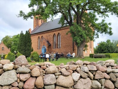 Kirche Rosenow