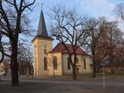 Die Friedrichskirche von Südwesten. Foto: Andreas Kitschke (Bild vergrößern)