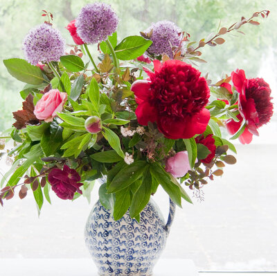 Gartenschönheit in Vasen
