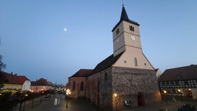 Herzliche Einladung zum GD am 18. Juni um 11 Uhr in der Stadtpfarrkirche Beelitz. (Bild vergrößern)