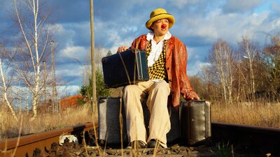 Der Clown als Reisegefährte - Wiesenburg/Mark