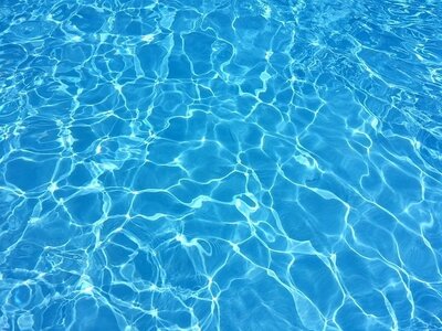 https://pixabay.com/photos/water-swimming-pool-wave-pool-1018808/