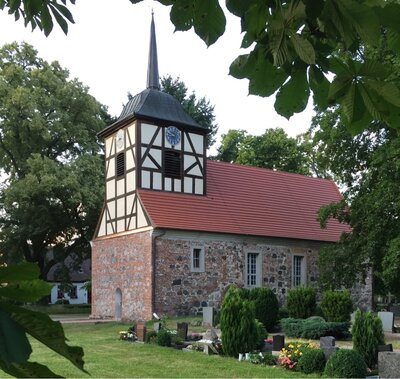 Kirche Stechow (Bild vergrößern)
