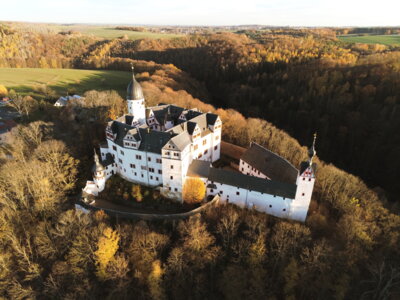 Luftaufnahme Schloss Rochsburg, Foto: Anton M (CC BY-SA 4.0) (Bild vergrößern)