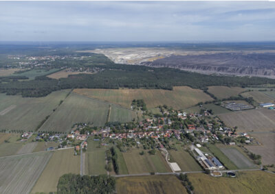 Dorf Proschim und Tagebau Welzow-Süd © Torsten Volkmann