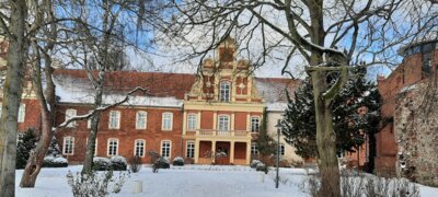 winterliches Schloss Meyenburg (Bild vergrößern)