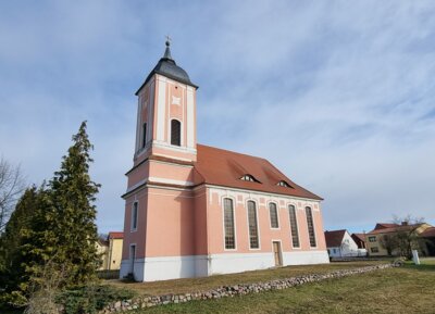 Herzlich willkommen zum Gottesdienst am 12. Mai um 9:3o Uhr in der Dorfkirche Reesdorf. (Bild vergrößern)