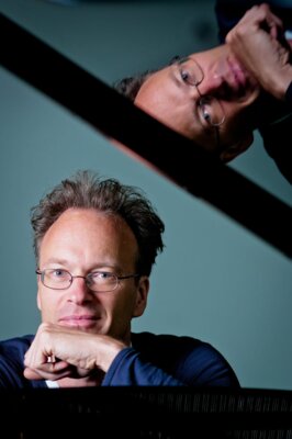 Tobias Götting, Klavier (Bild vergrößern)