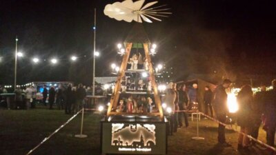 Veranstaltung: 10. Pyramidenfest am Rosenweg Großthiemig So 08. 12. 2024