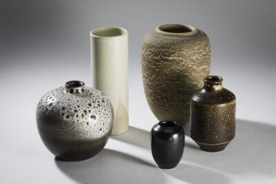 Abb.: Keramische Gefäße von Jan  Bontjes van Beek, Foto: Städtisches  Museum Braunschweig, Dirk  Scherer