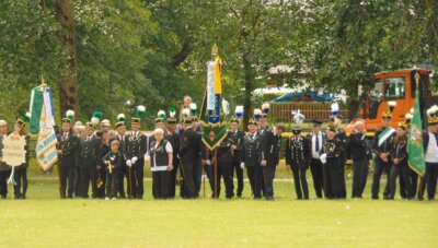 Festumzug am Ziel (Bild vergrößern)