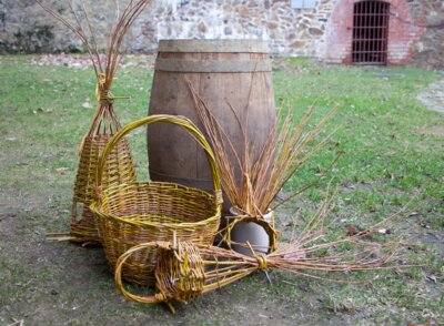 Korbflechten im Museum Foto: Museum OSL (Bild vergrößern)