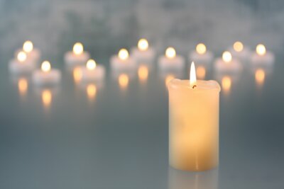 Foto: Kerzen; Quelle: AdobeStock / Bernd S.