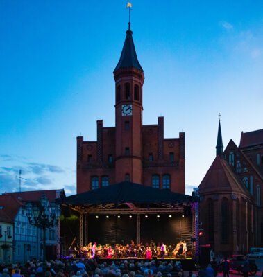 Abschlussgala mit den Brandenburger Symphonikern 2023 - Großer Markt - Perleberg
