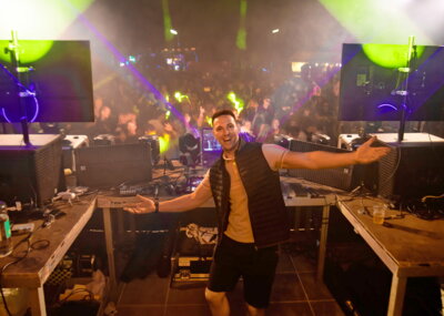Start mit DJ Maurice aus Fehrbellin am Freitag, den 1. August um 20:00 Uhr auf der Festwiese am Kleinen Pälitzsee (Bild vergrößern)