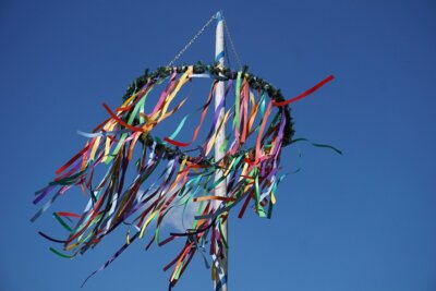 Veranstaltung: Maibaumaufstellen Mi 30. 04. 2025