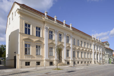 Veranstaltung: Führung "SONNTAGSVERGNÜGEN - Ein Spaziergang durch die Stadtgeschichte" So 26. 01. 2025