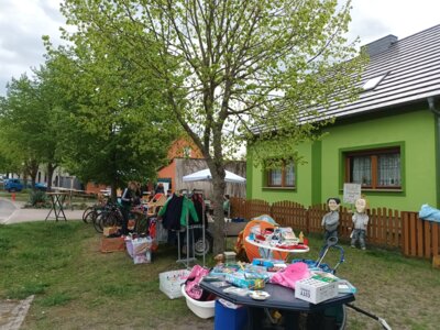 Veranstaltung: Flohmarkt - Dorfkonsum Rädel So 25. 05. 2025