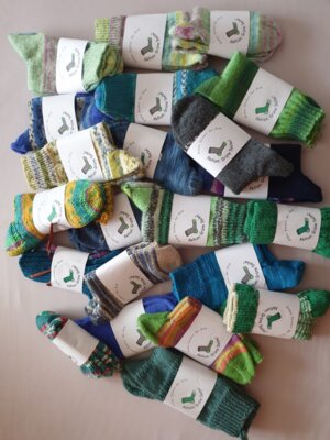 div. gestrickte Wollsocken